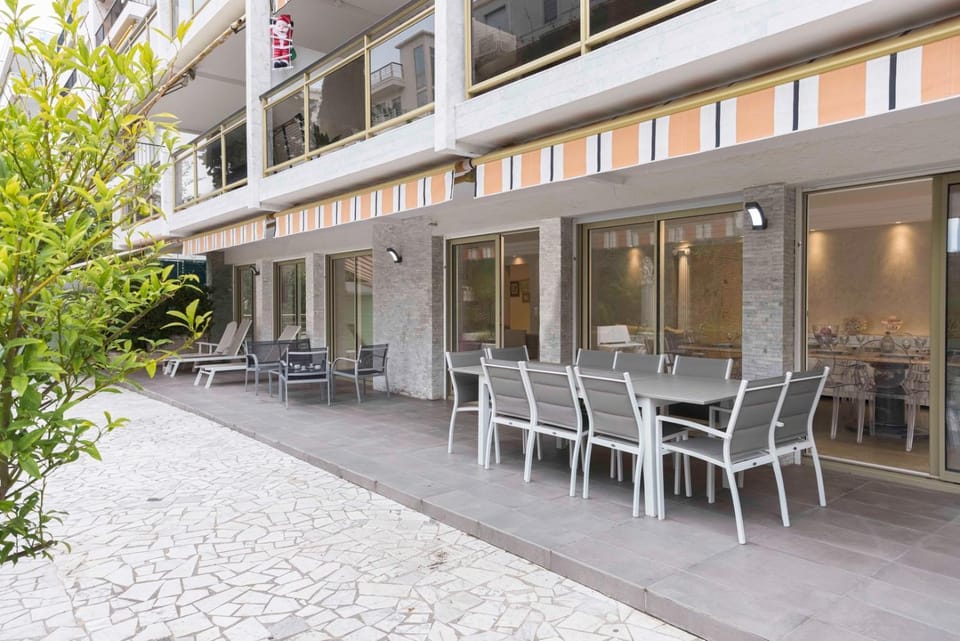 Jardin d'Azur – Terrace, Calm & Croisette Apartment in Cannes