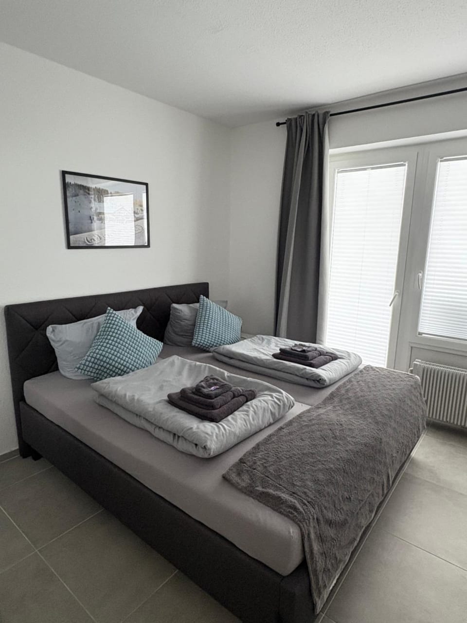 Bed, Photo of the whole room, Bedroom, towels