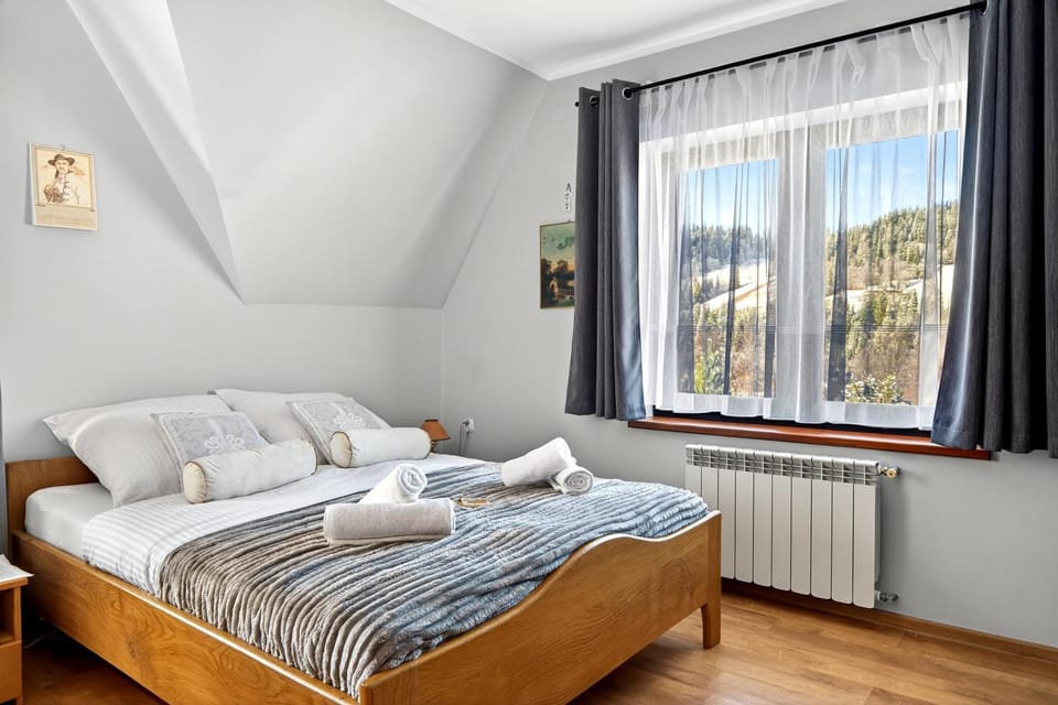 Bed, Photo of the whole room, Bedroom, internet, towels