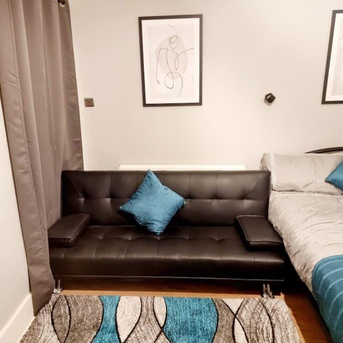 Living room, Seating area, Bedroom