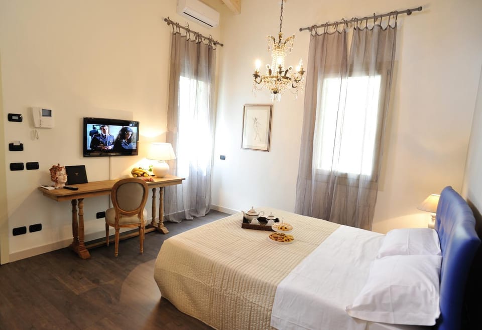 Day, Photo of the whole room