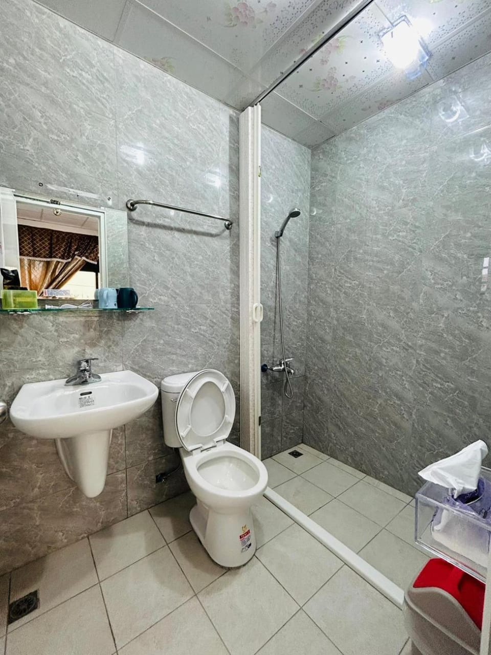 Shower, Toilet, Bathroom