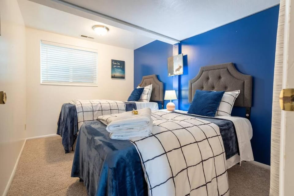 Spacious 3BR Basement Apt near Airport, Work, Ski Apartment in North Salt Lake