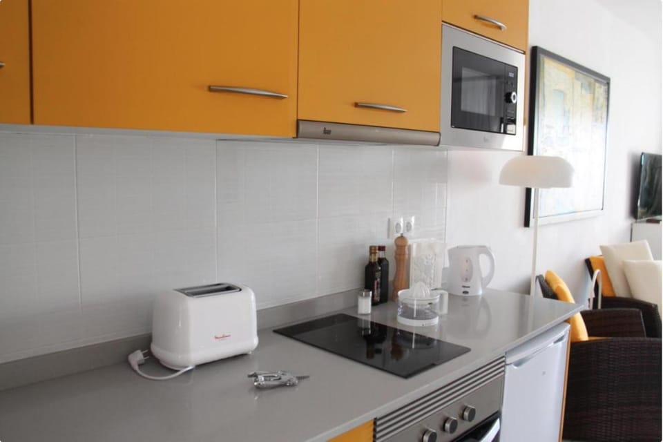 Coffee/tea facilities, Kitchen or kitchenette, minibar, pet friendly, stove, toaster