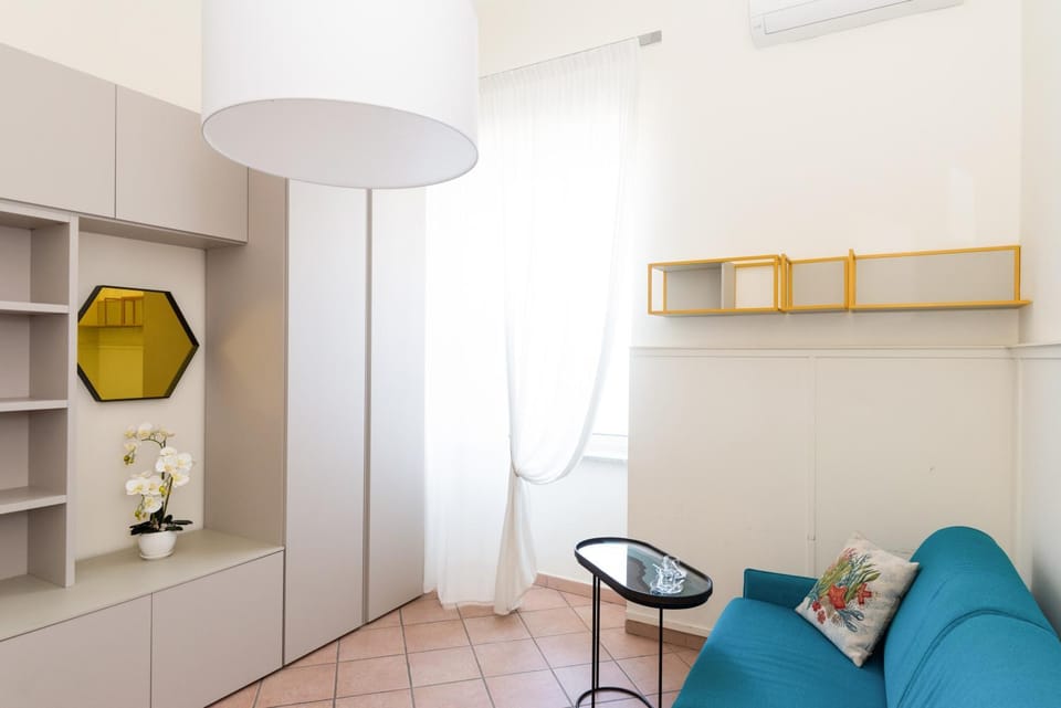 Living room, internet, wardrobe