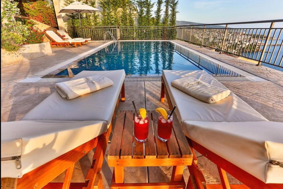 Patio, View (from property/room), Pool view, Swimming pool, sunbed