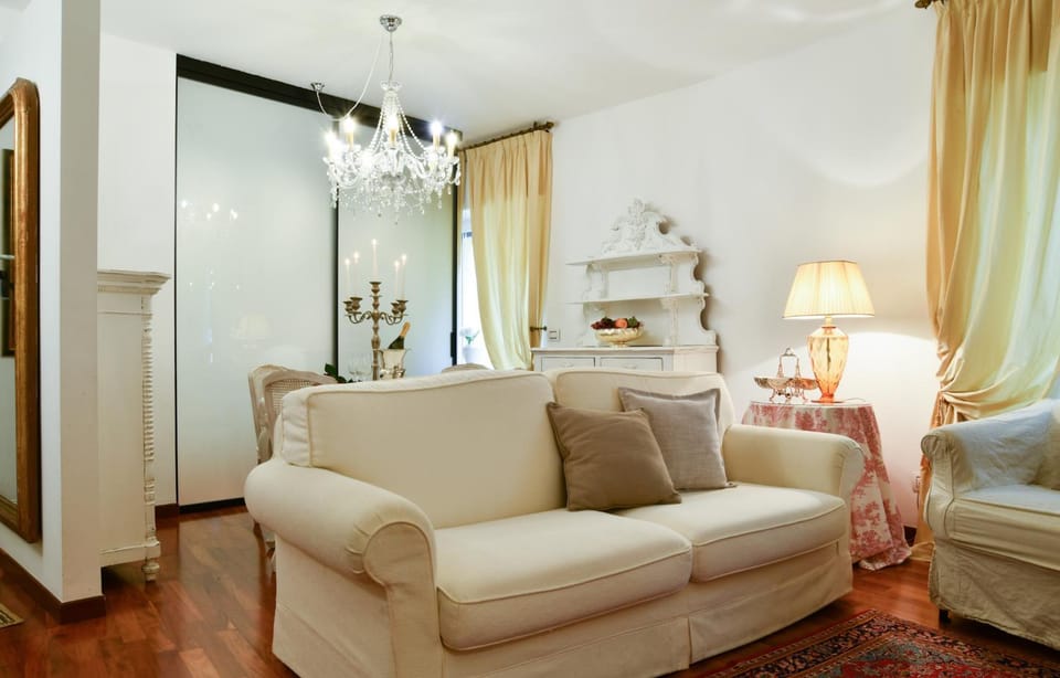 Living room, Photo of the whole room, Seating area