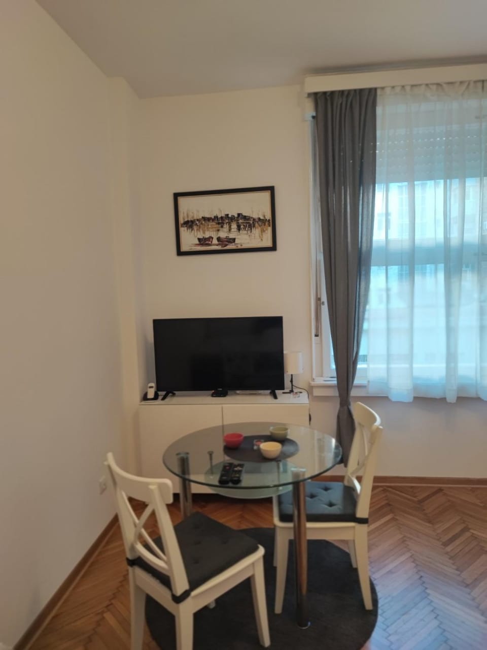 Communal lounge/ TV room, TV and multimedia, Living room, Seating area, Dining area, Evening entertainment