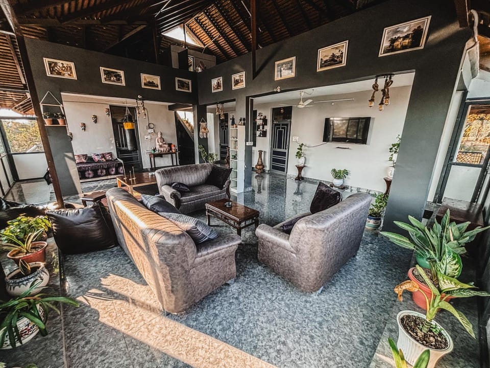 TV and multimedia, Living room, Seating area