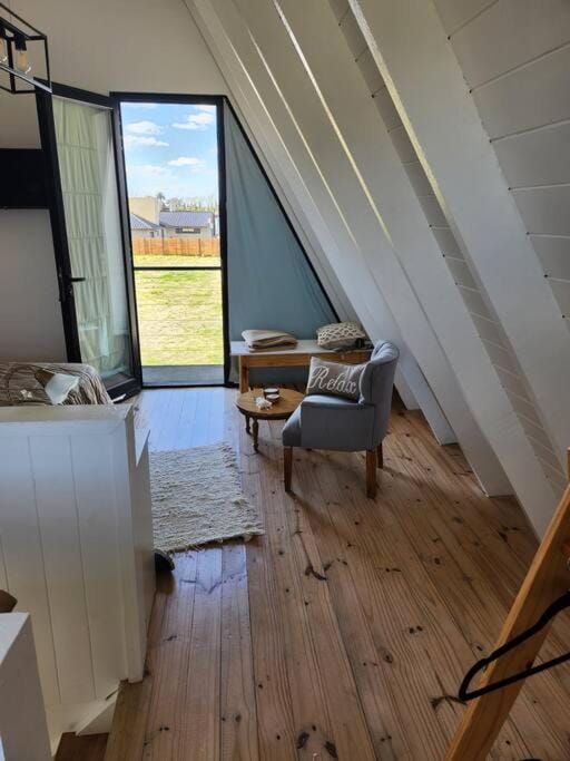 Bed, Natural landscape, Photo of the whole room, Bedroom