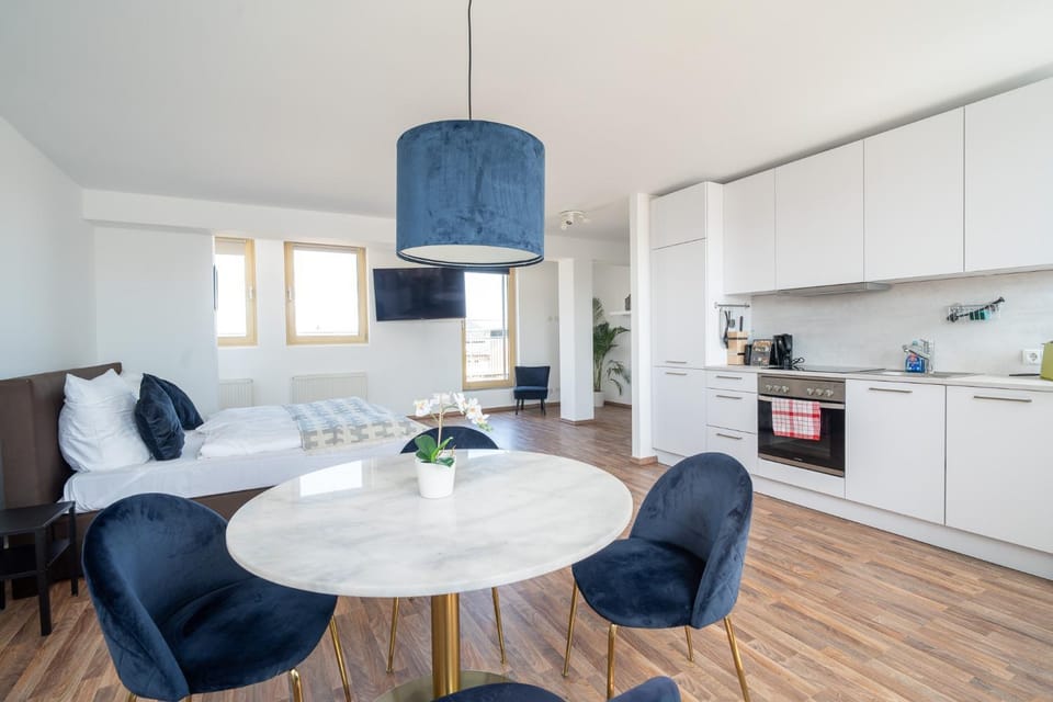 Dining area, kitchen