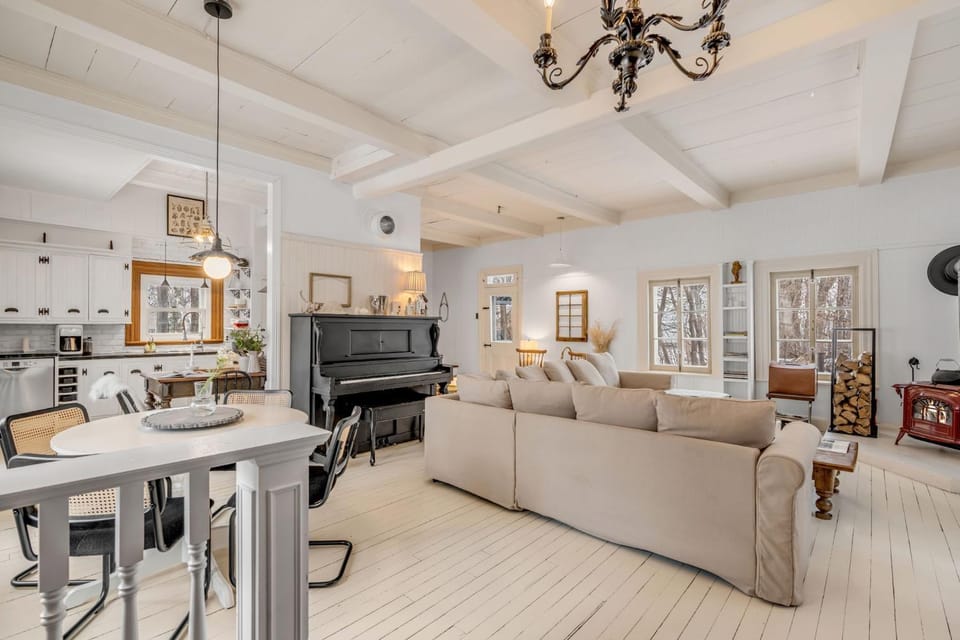 Kitchen or kitchenette, Living room, Dining area