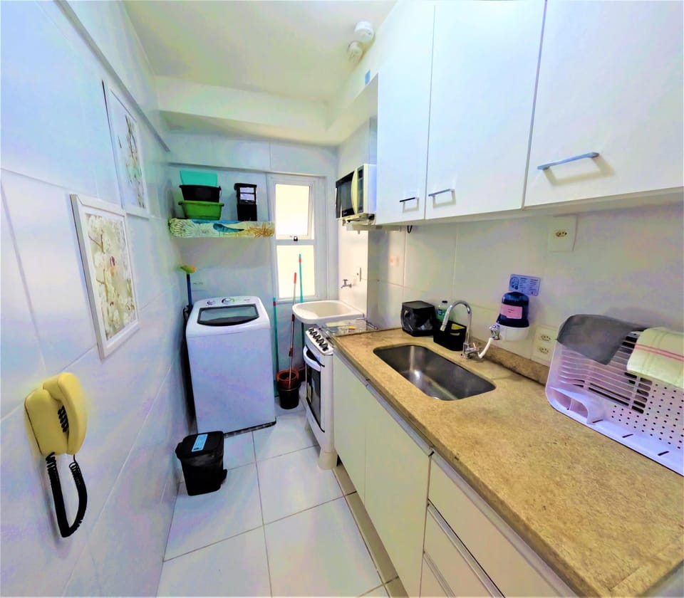 Communal kitchen, microwave, oven, stove