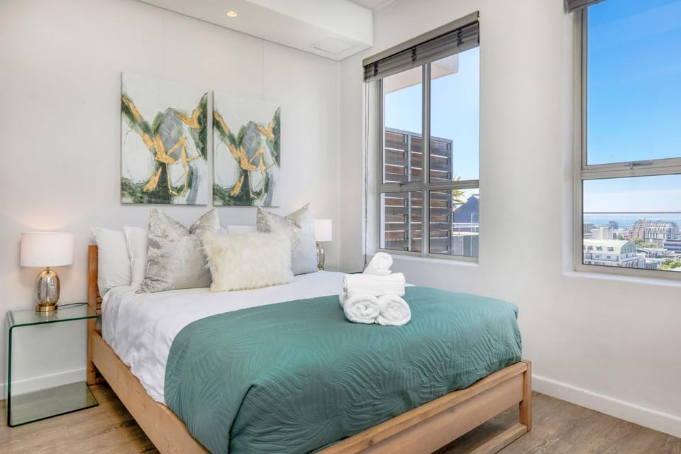 Bed, Photo of the whole room, Bedroom, City view