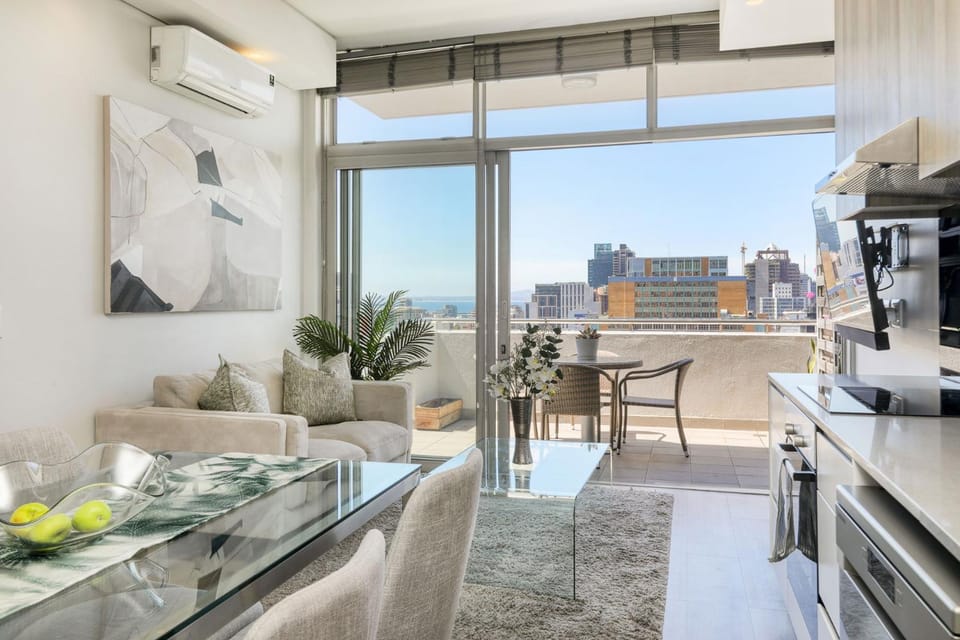 View (from property/room), Balcony/Terrace, Kitchen or kitchenette, Living room, Seating area, Dining area