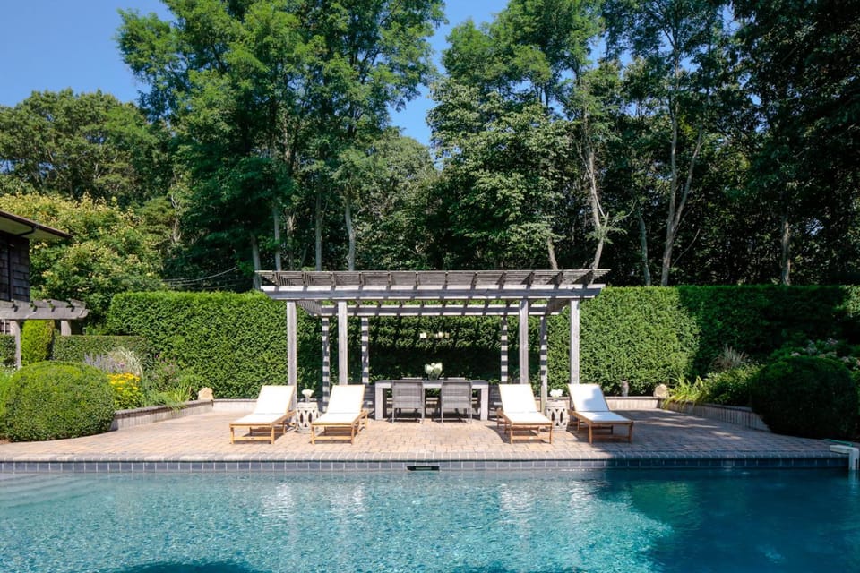 Patio, Garden view, Pool view, Swimming pool, sunbed
