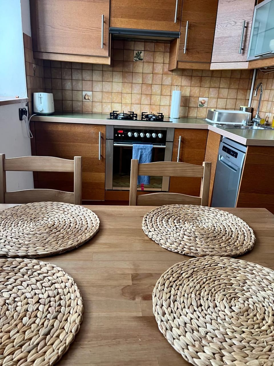 Kitchen or kitchenette, Dining area, pet friendly, stove, toaster