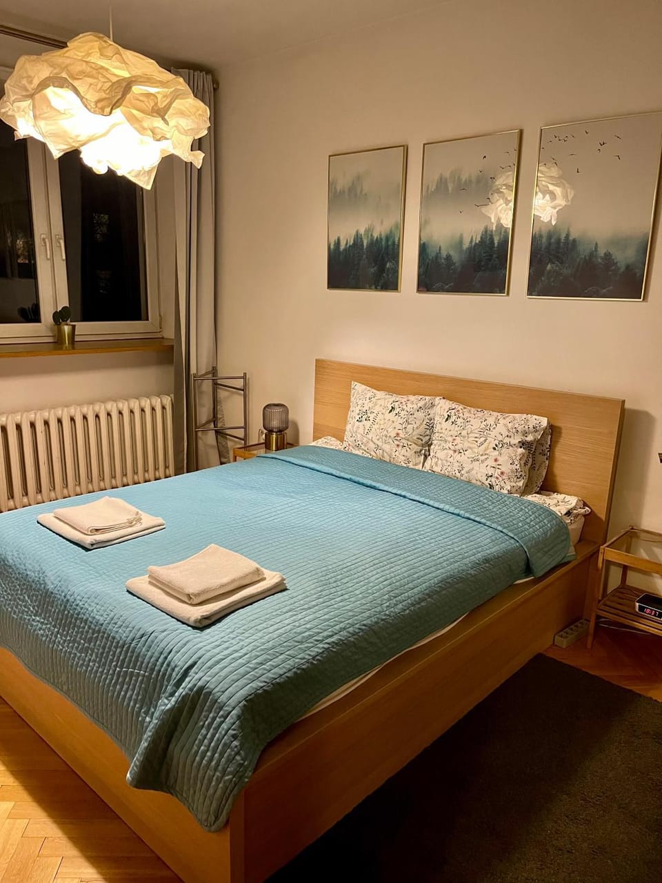 Bed, Bedroom, towels