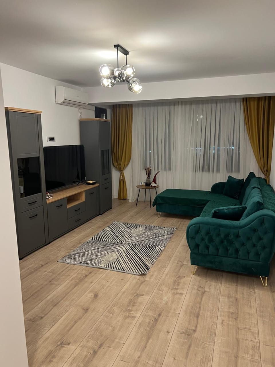 Narci Home Apartment in Craiova