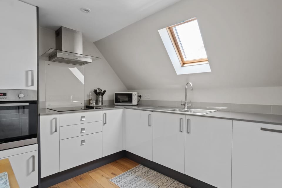 microwave, oven, stove, kitchen