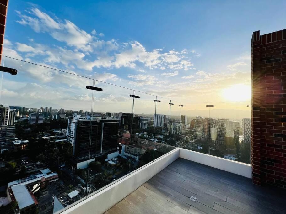 Balcony/Terrace, City view