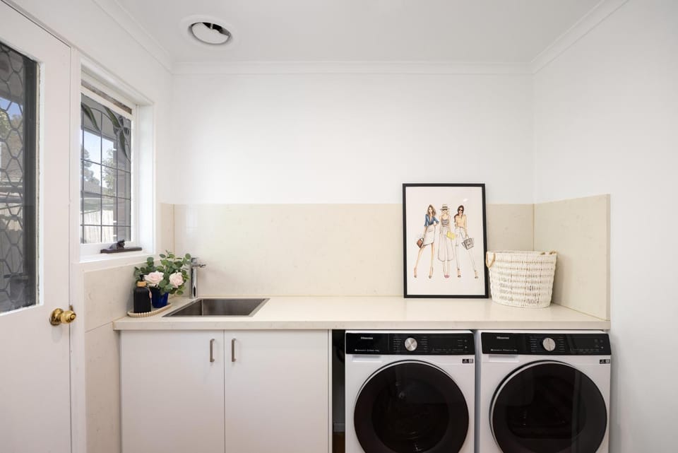 Shine Carrum Down - Family Oasis With Heated Pool House in Melbourne