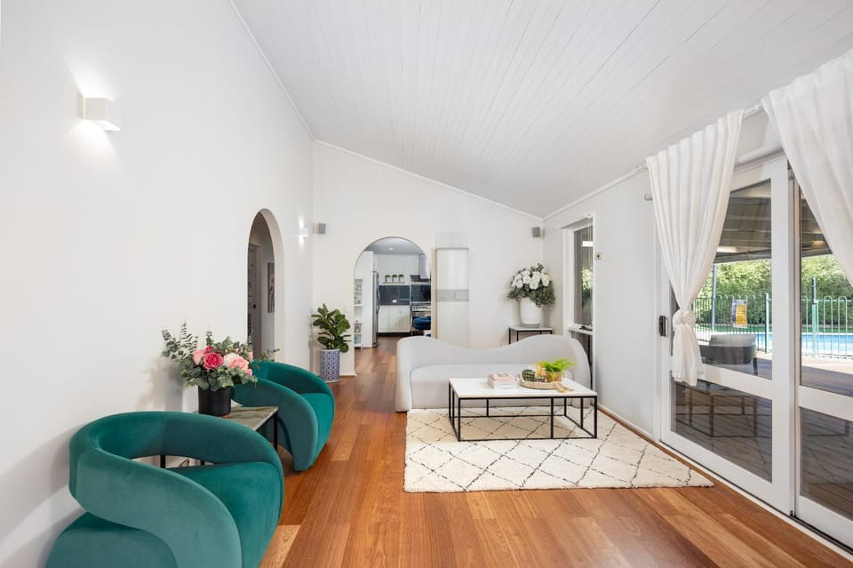 Shine Carrum Down - Family Oasis With Heated Pool House in Melbourne