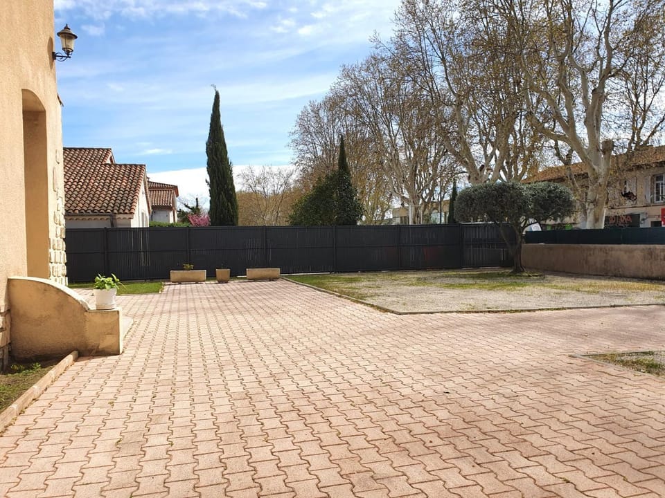 Inner courtyard view, Parking