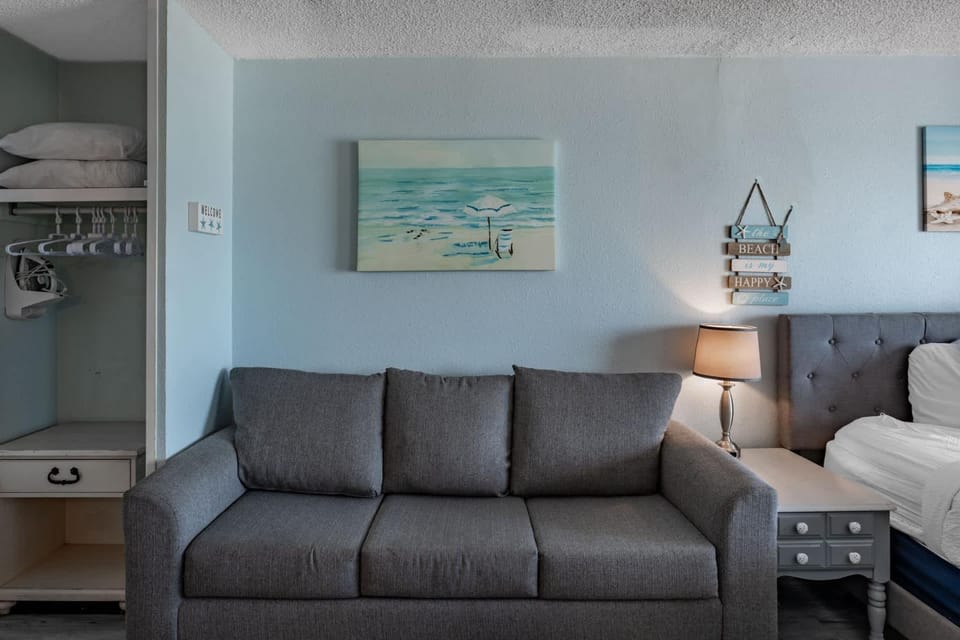 Completely Renovated Ocean View King Suite! Perfect for 4 Guests! Sea Mist 51608 House in Myrtle Beach