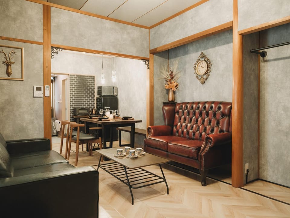 Kitchen or kitchenette, Living room, Seating area, Dining area, furniture
