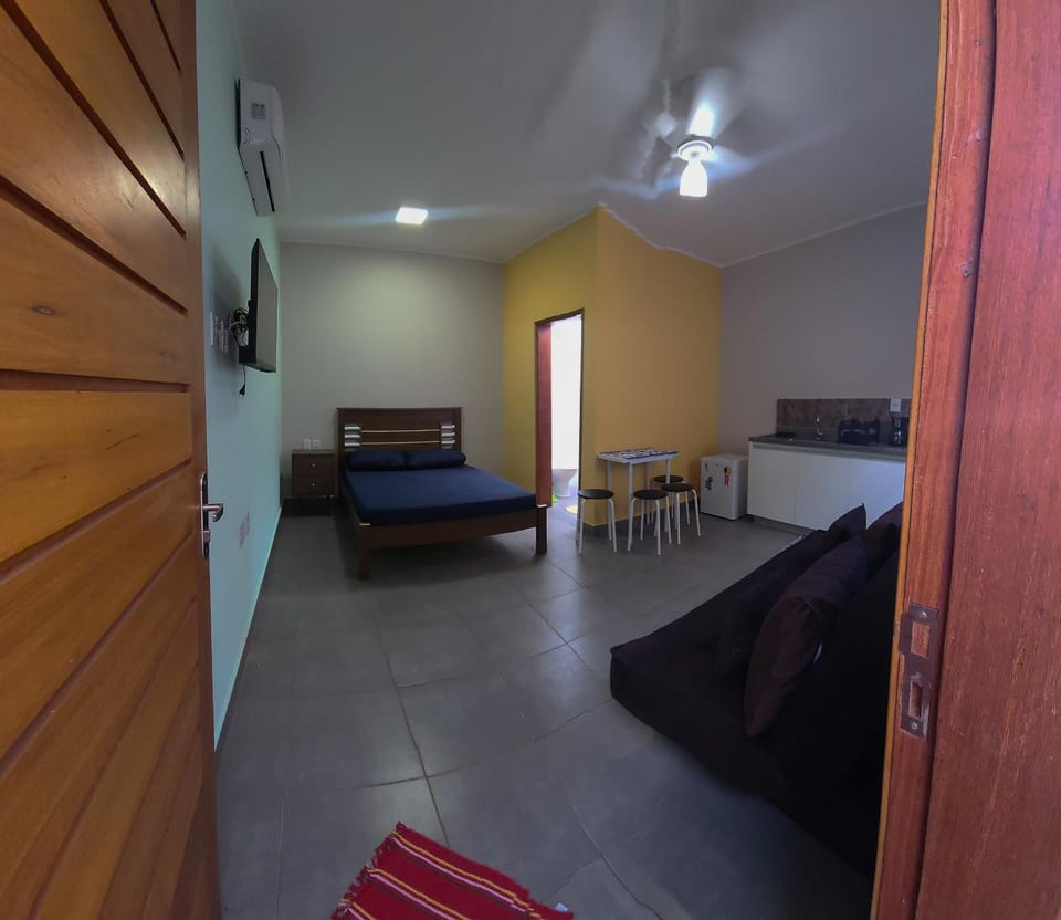 Bed, Photo of the whole room, Dining area, fireplace