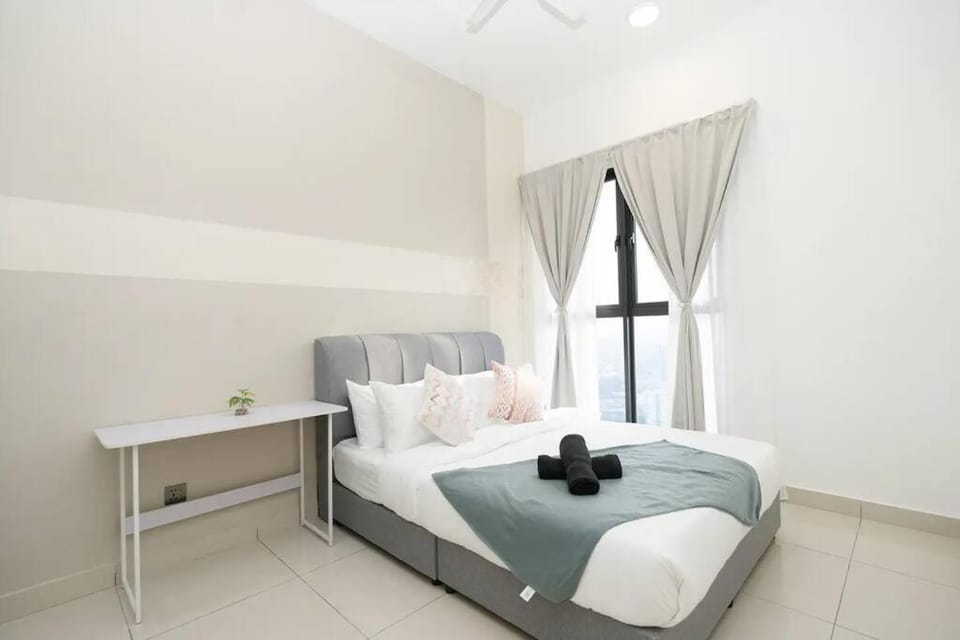 Bed, Photo of the whole room, Bedroom, towels, air conditioner