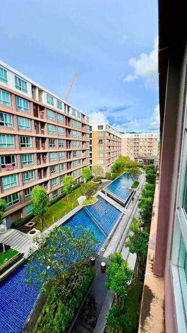 Phuket Kathu - Double Pool & Gym Apartment in Kathu