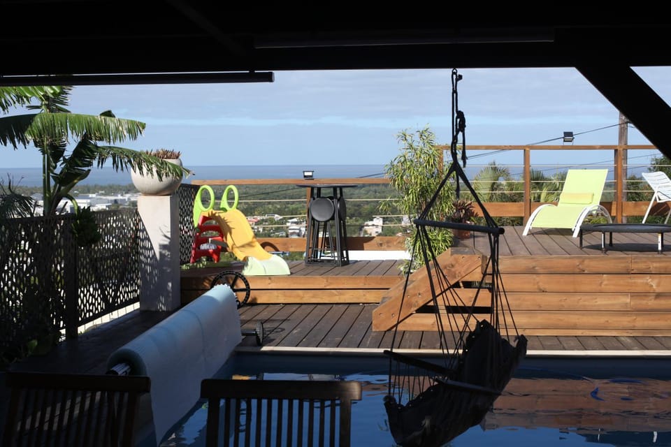 villa de charme , piscine privée , tres belle vue Villa in Réunion