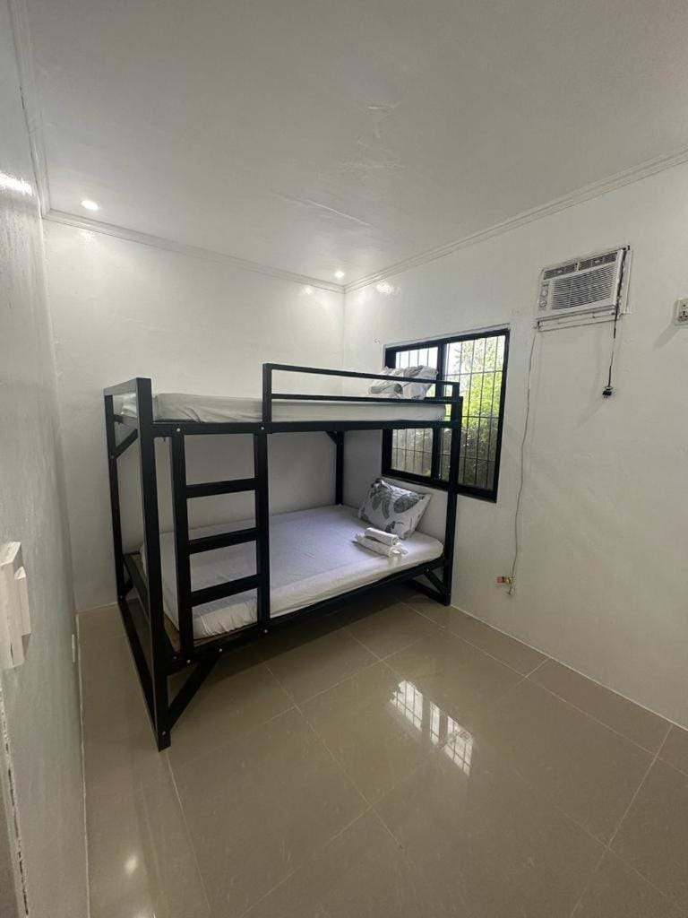 Casa Luna 4 by Angelito's Bed and Breakfast in General Luna