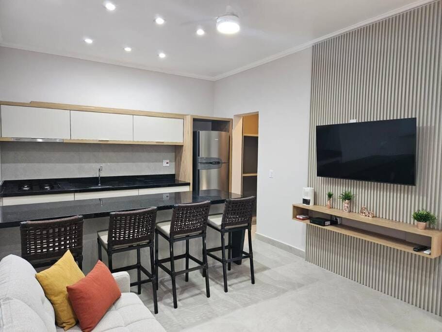 Flat Amarilis em Riviera de São Lourenço, Completo, com Serviço de Hotelaria, Enxoval e Arrumação Apartment in Bertioga