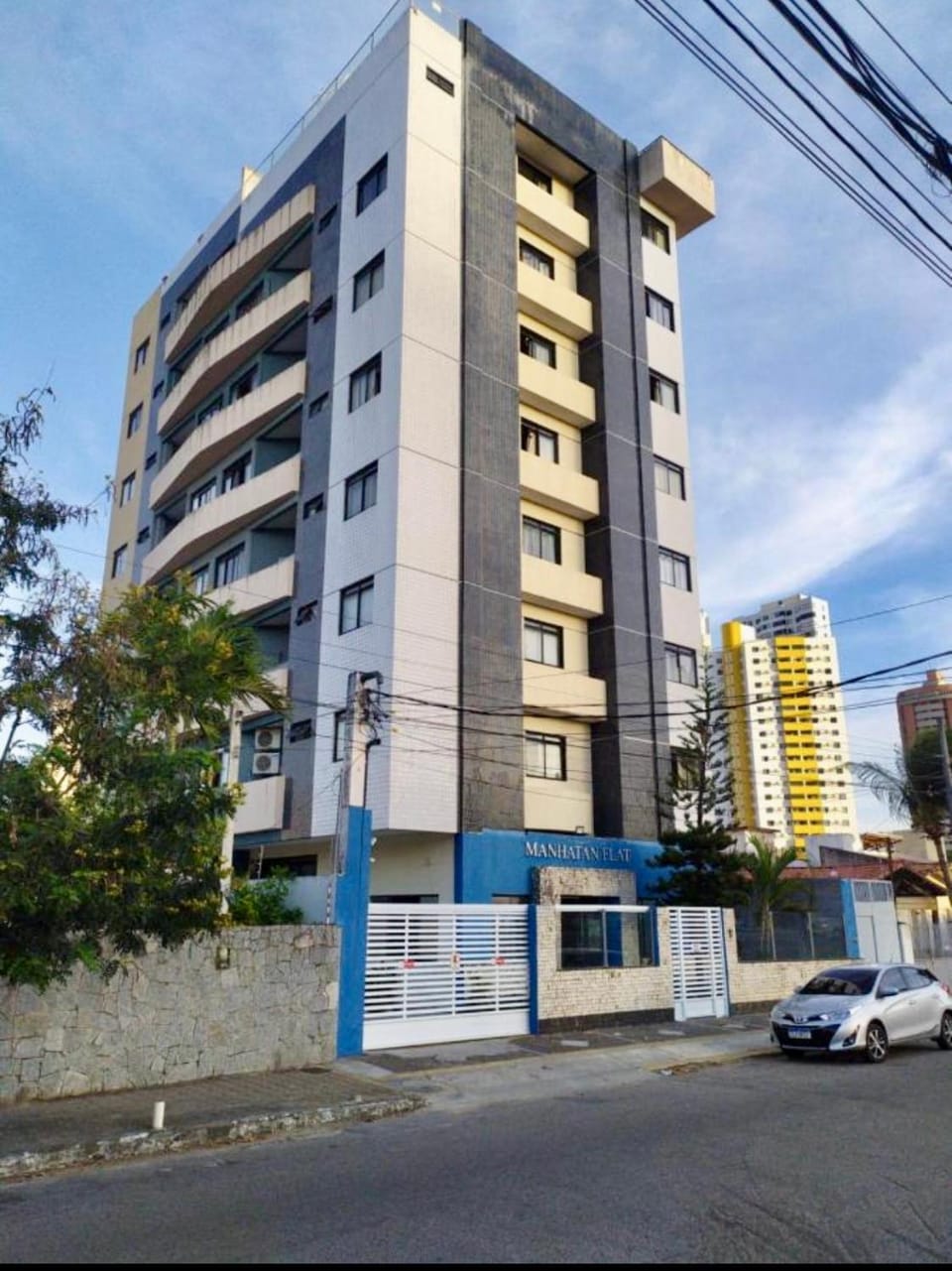 Property building, Day, Location