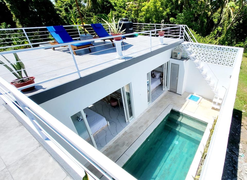 Patio, Day, View (from property/room), Balcony/Terrace, Pool view, Swimming pool, sunbed