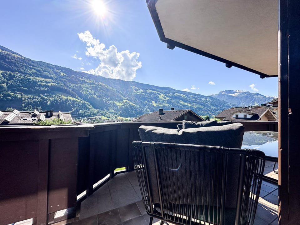 Seating area, Mountain view