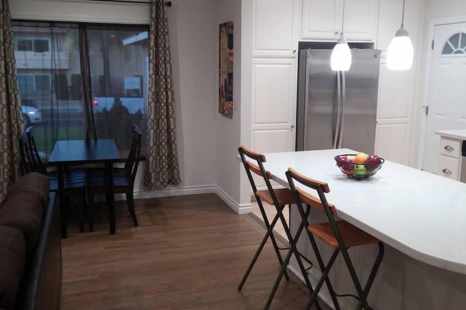 Family getaway 3 BR 2 Bath home in Lomita, CA. Apartment in Lomita