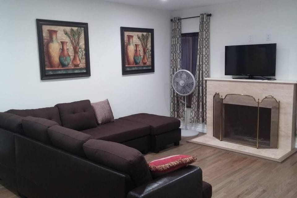 Family getaway 3 BR 2 Bath home in Lomita, CA. Apartment in Lomita