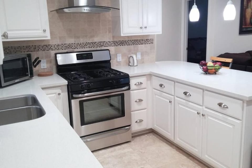 Family getaway 3 BR 2 Bath home in Lomita, CA. Apartment in Lomita