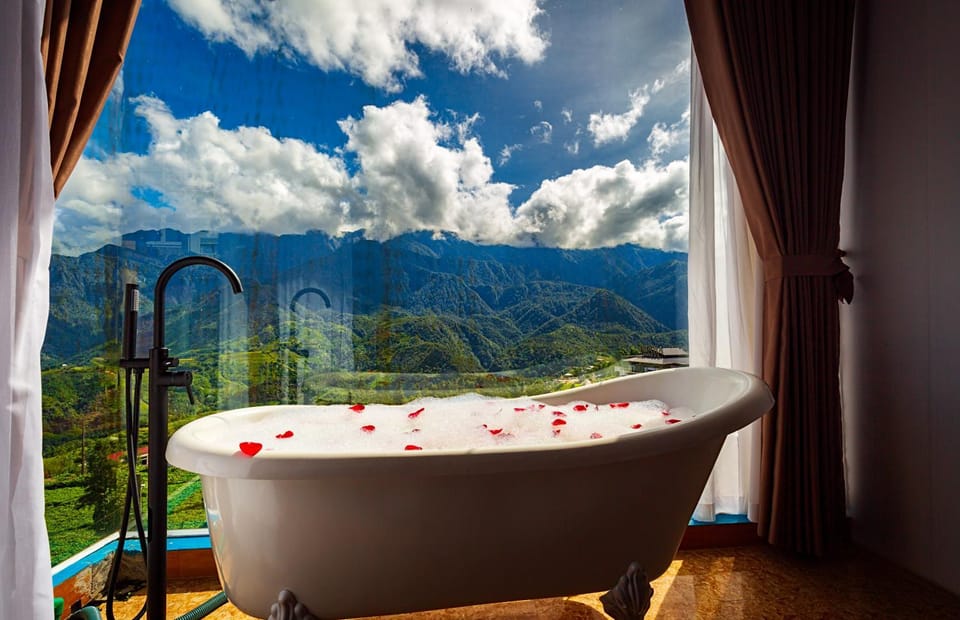 Hot Tub, Bathroom, View (from property/room), Bath