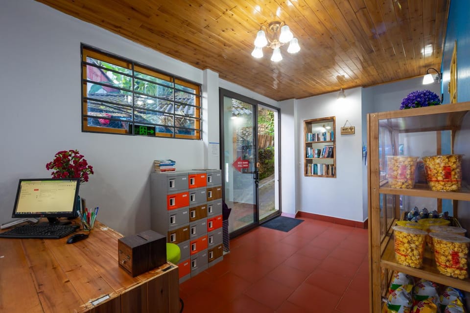 Library, Lobby or reception, locker