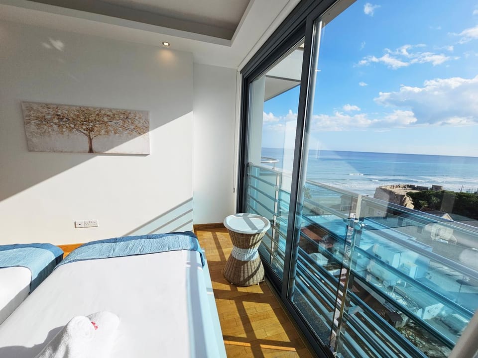 Bed, Bedroom, Sea view
