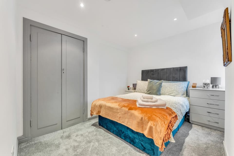 Bed, Bedroom, wardrobe
