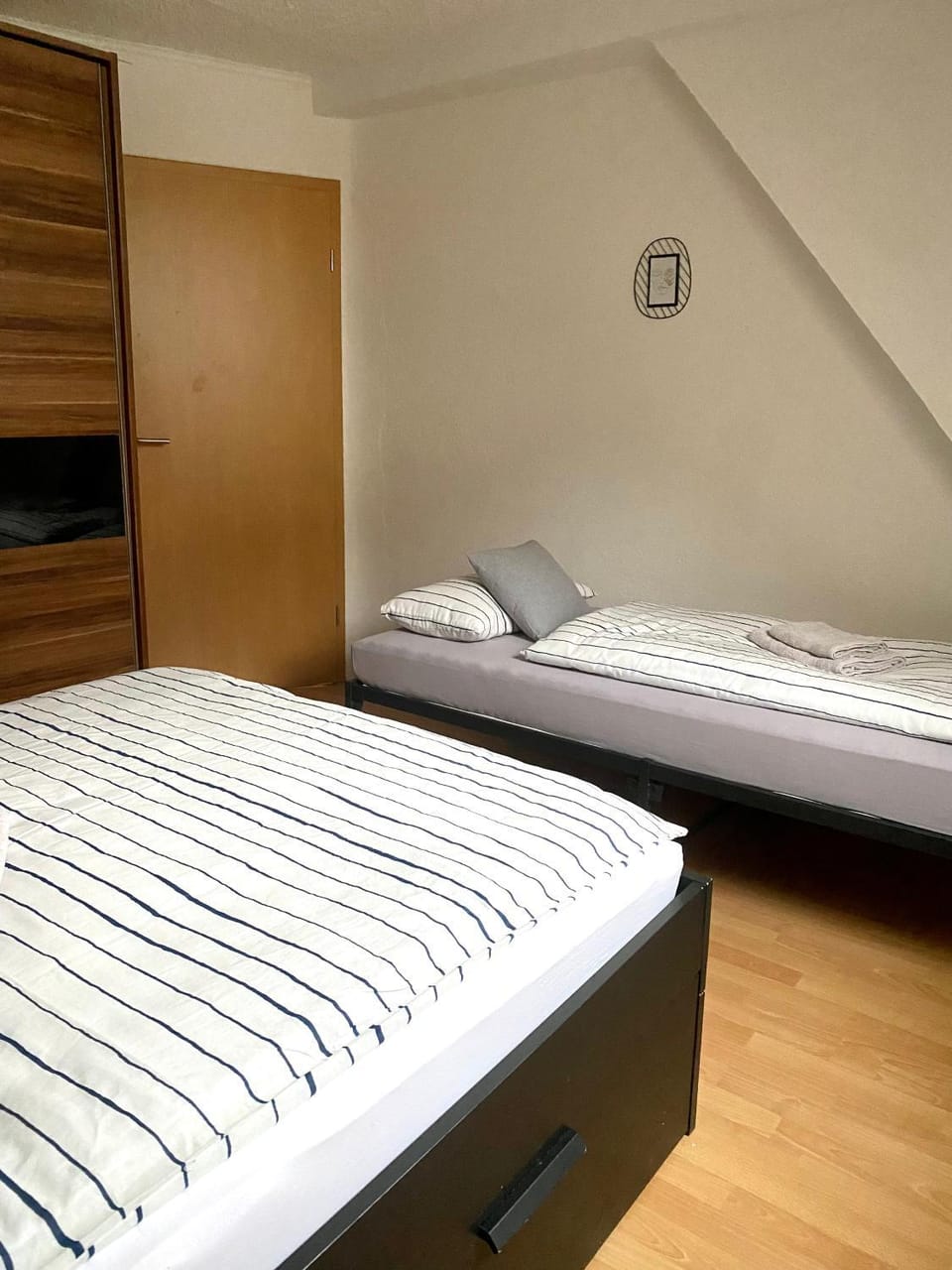 Bed, Photo of the whole room, Bedroom, wardrobe