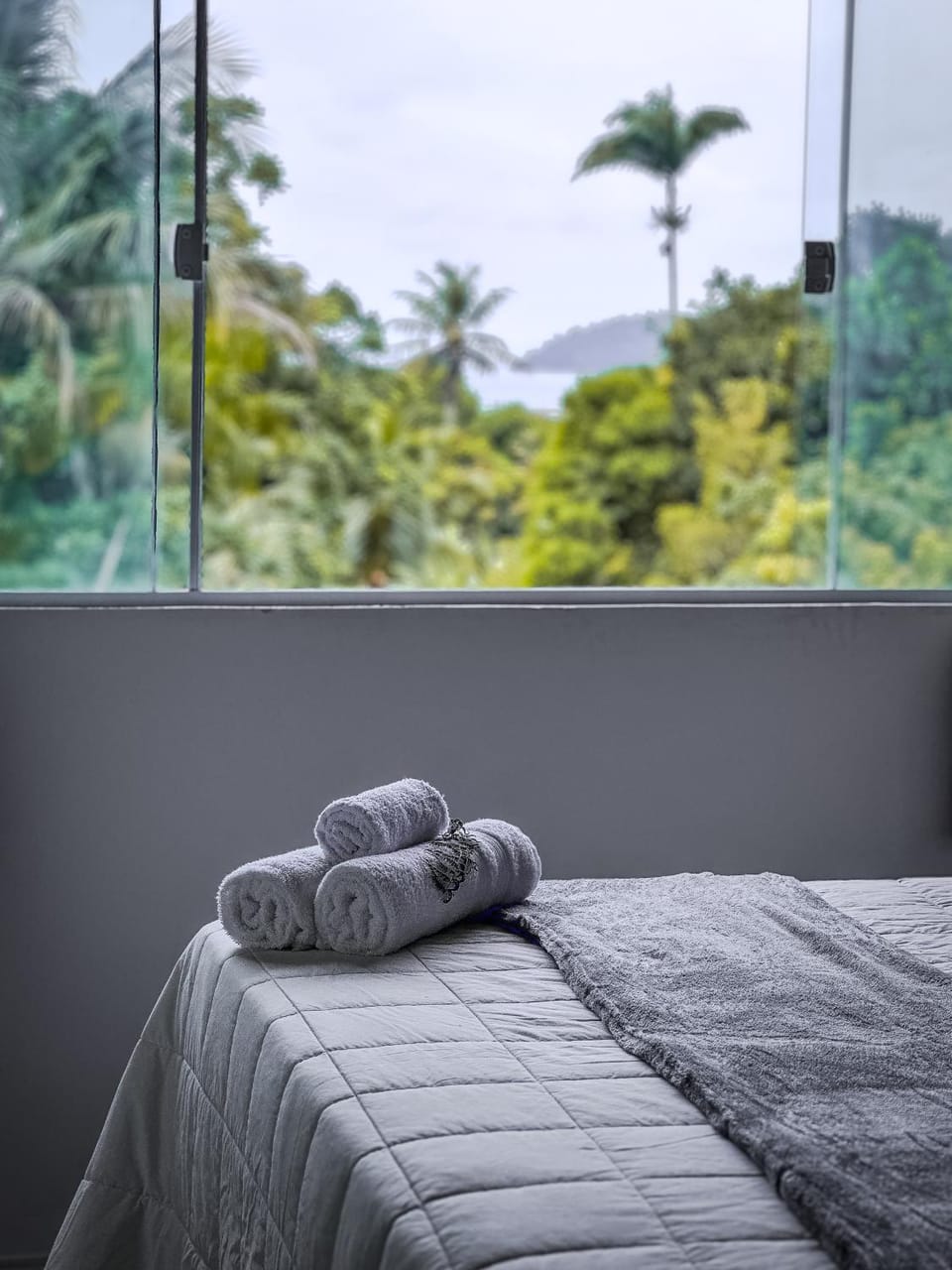 Bed, Natural landscape, Bedroom, towels