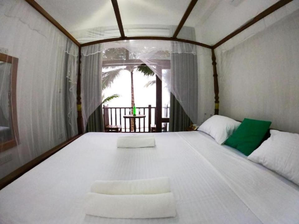 Asa Bay Beach Resort Hotel in Southern Province