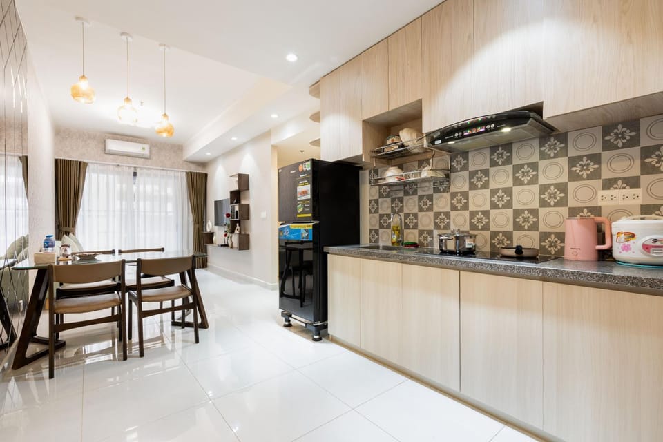 Kitchen or kitchenette, Dining area, stove, air conditioner